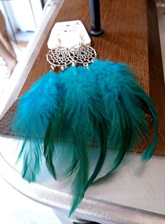 Boho hippie dreamcatcher oorbellen met zeegroene veren ibiza