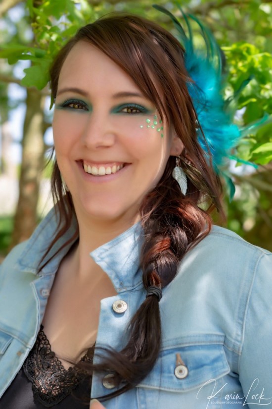 Boho hippie oorhaak earcuff met zeegroene veren 2