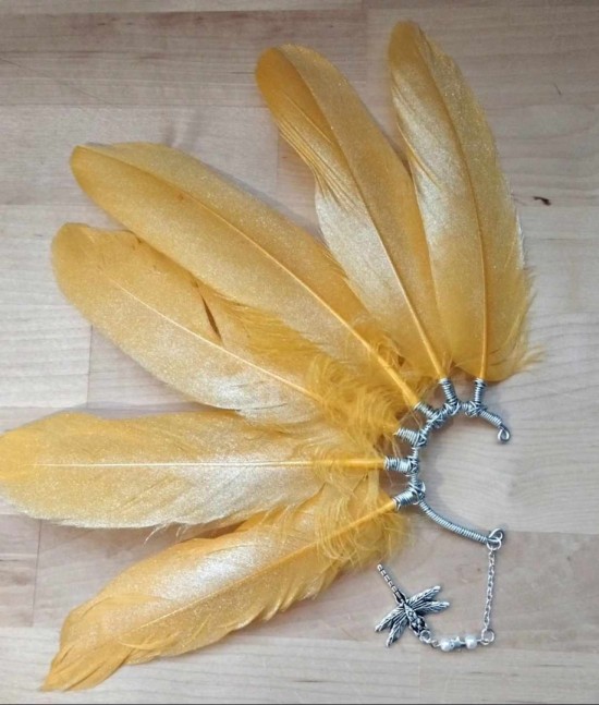 Dragonfy handmade feather earcuff festival accessories ayshas feathers handgemaakte festival accessoires veren oorhaak gold yellow 2