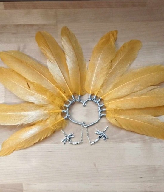 Dragonfy handmade feather earcuff festival accessories ayshas feathers handgemaakte festival accessoires veren oorhaak gold yellow