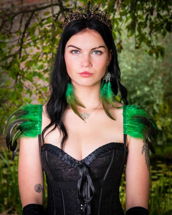 Handgemaakt veren harnas met oorbellen saga handmade feather harness 2