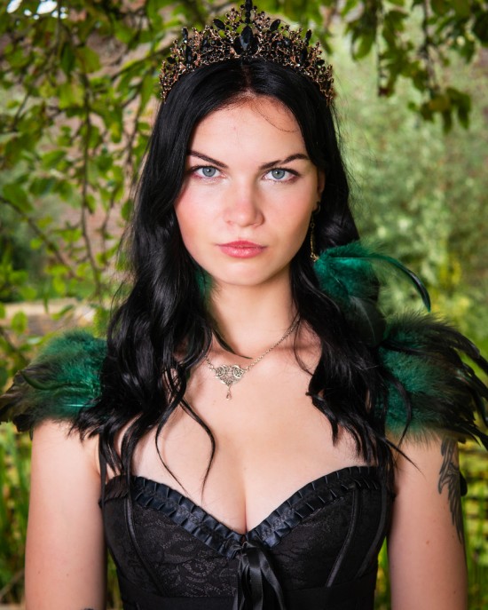 Handgemaakt veren harnas met oorbellen saga handmade feather harness 4