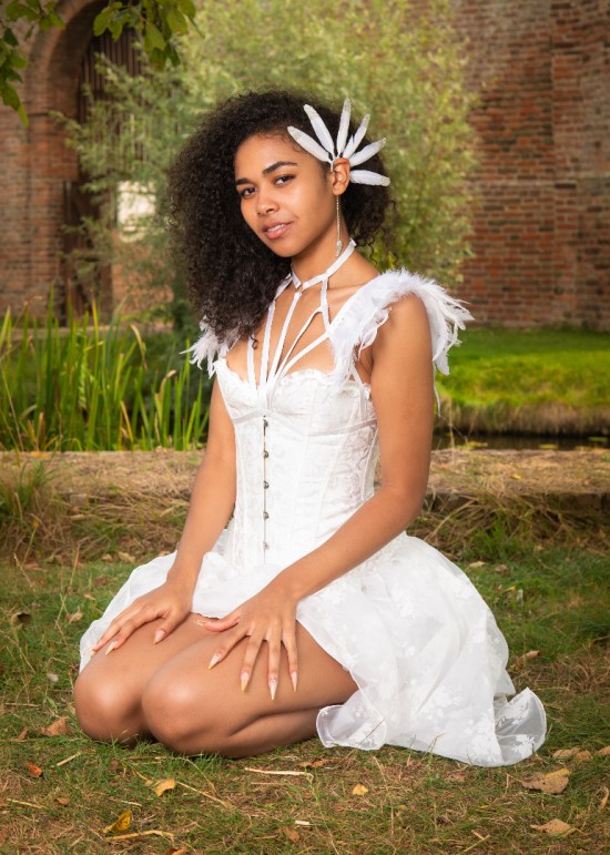 Handgemaakt veren harnas type mystic garden handmade festival accessories 0