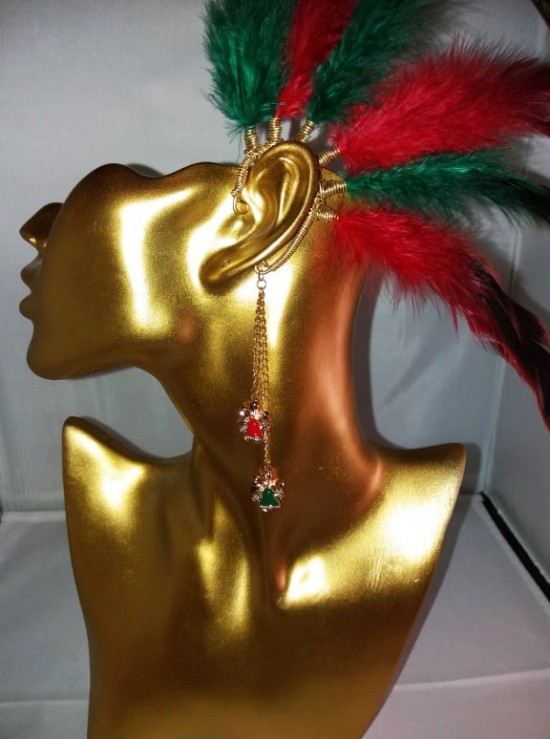 Handgemaakte boho hippie oorhaak earcuff met veren type holly  bells 2