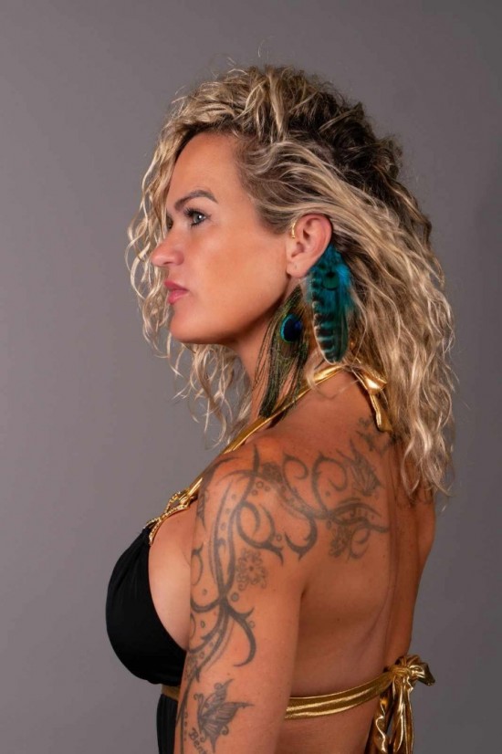 Handgemaakte veren oorhaak hangend zeegroen turkooise handmade feather earcuff festival accessories